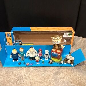 2006 Mezco Family Guy Mini Boxed Set # 20200 Used Complete Plus Some extras